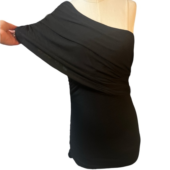 STUDIO Y | SLEEVELESS ONE SHOULDER BLACK MINI DRESS OR TUNIC TOP - Picture 6 of 12